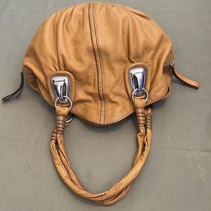 B MAKOWSKY 💯 %Leather Gorgeous brown color shoulders Bag